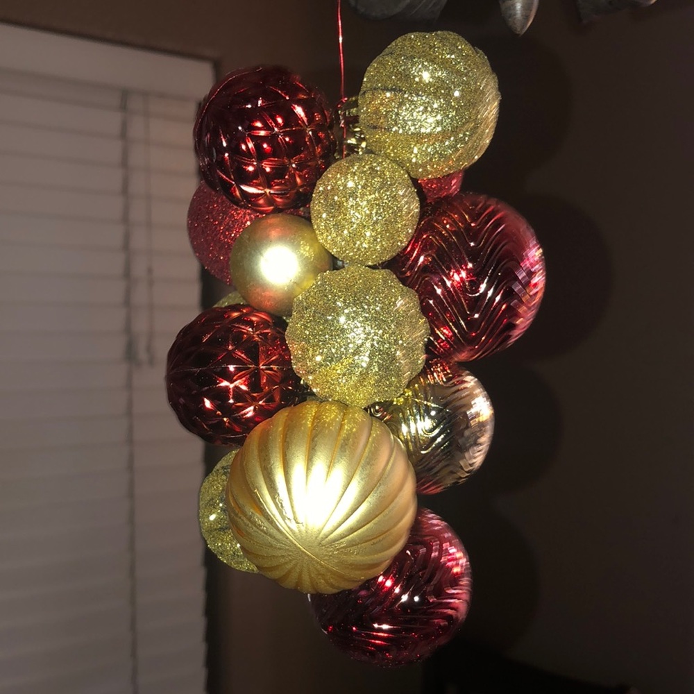 🎄Red/Gold Xmas Ornaments set of 3